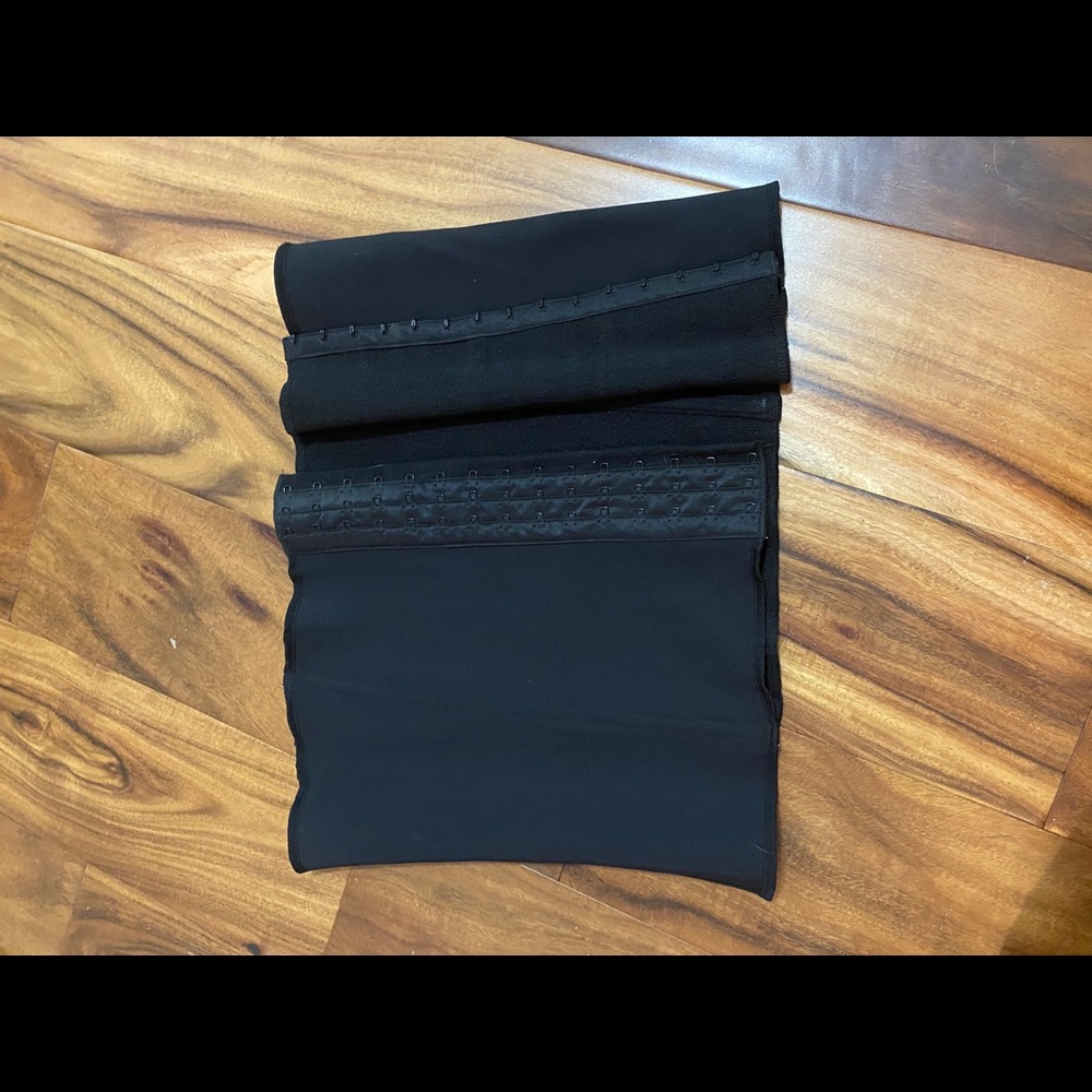 SKIMS 2x waist trainer